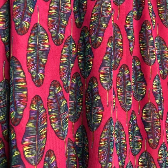 LuLaRoe Lola Feather Print Midi Skirt NWT - Picture 3 of 10